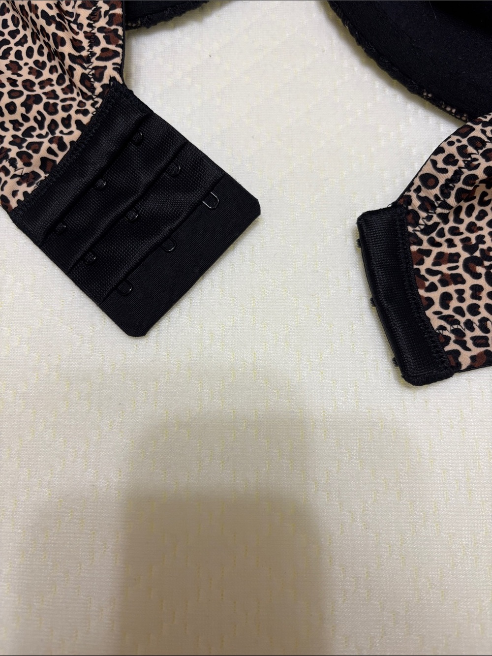 Olga Leopard Print Underwire Bra with Black Lace Trim - Picture 10 of 15